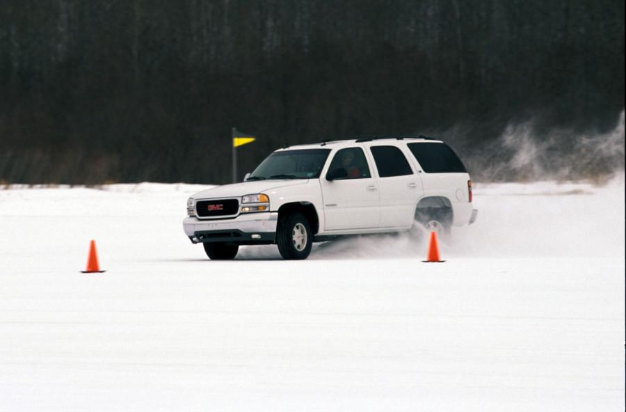  GMC Yukon 2003 года  (фото 19 из 20)